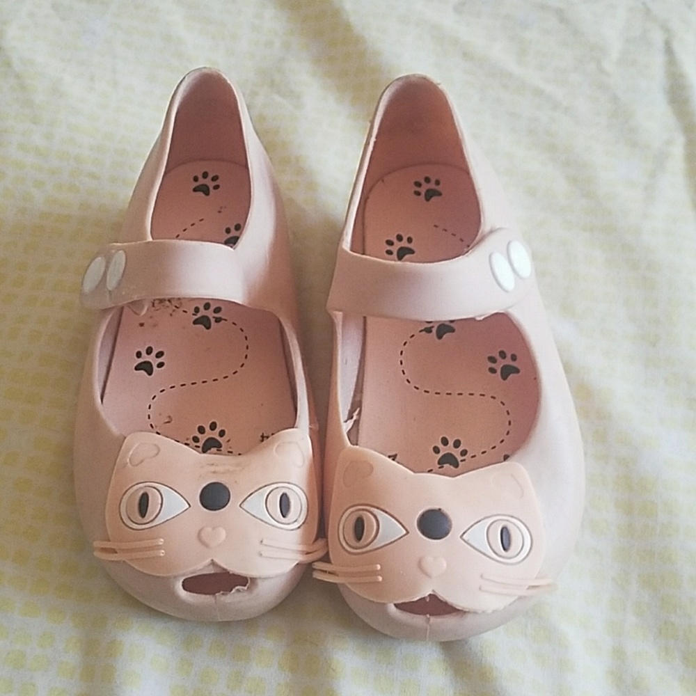 Girl shoes